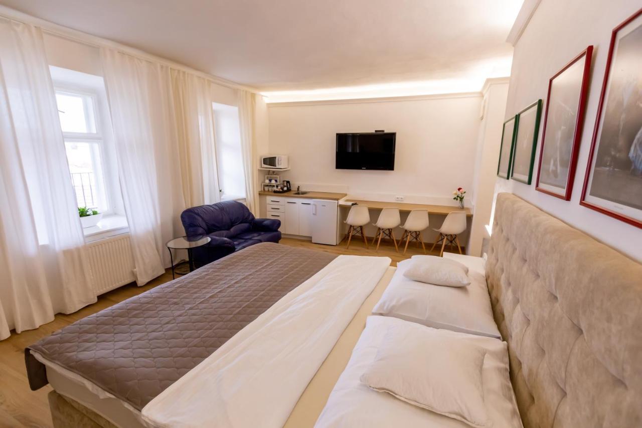 Palac Daun - Studio Apartments Znojmo Εξωτερικό φωτογραφία