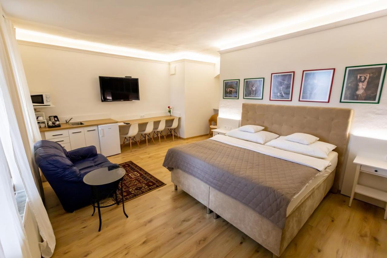 Palac Daun - Studio Apartments Znojmo Εξωτερικό φωτογραφία