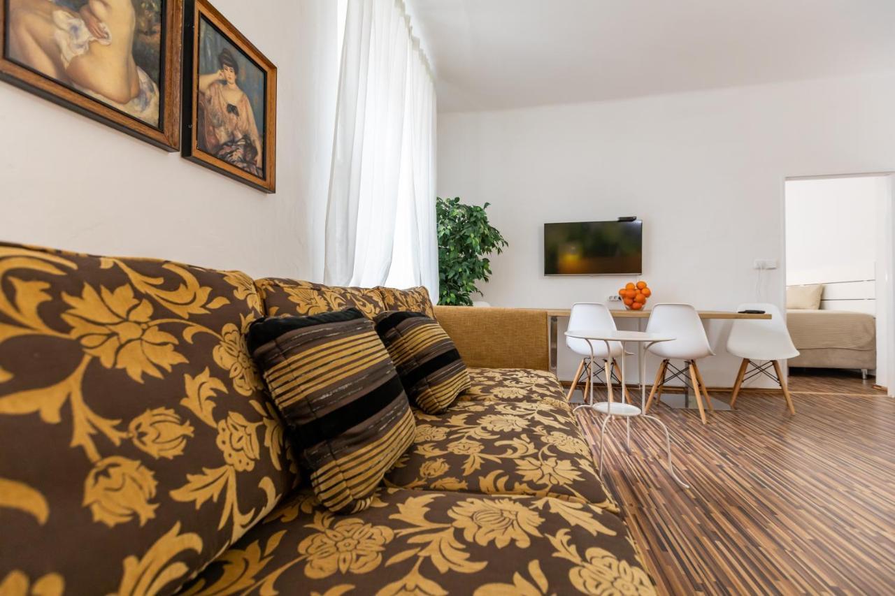 Palac Daun - Studio Apartments Znojmo Εξωτερικό φωτογραφία