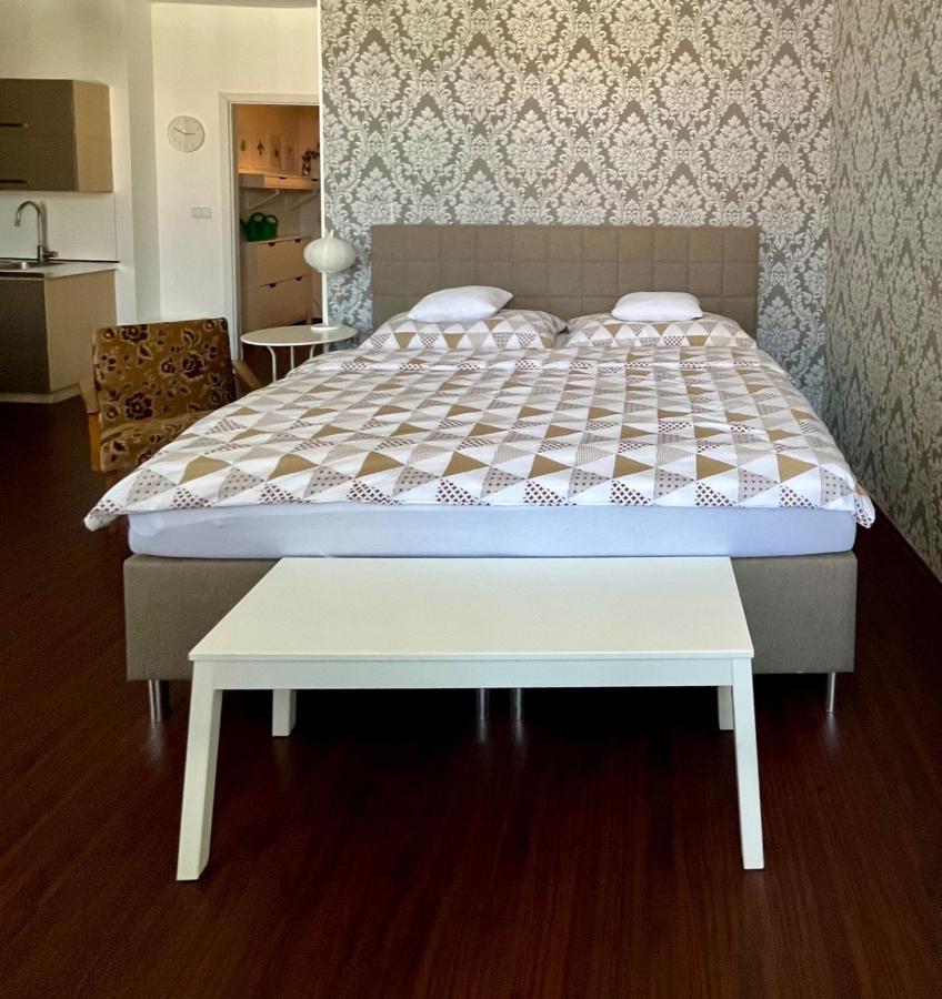 Palac Daun - Studio Apartments Znojmo Εξωτερικό φωτογραφία